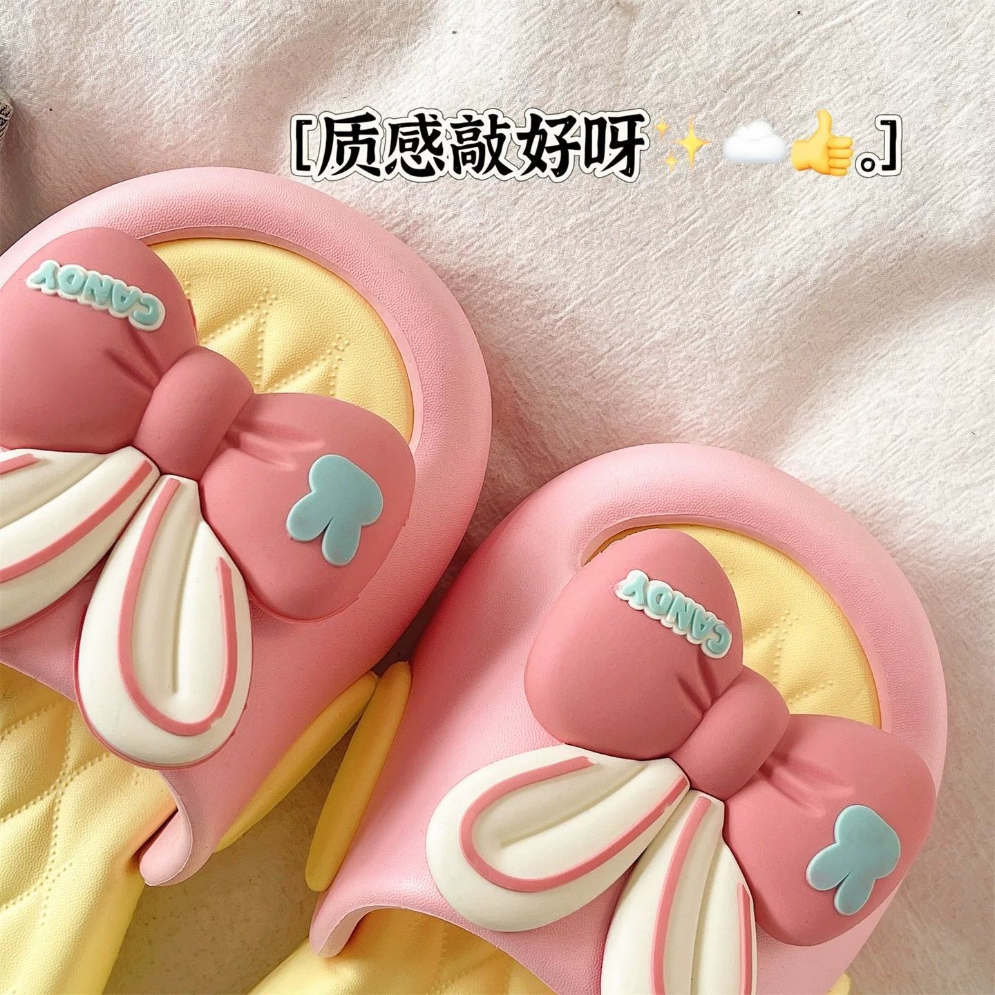 Urocze kapcie na platformie z  – Cotton Candy Cone recenzja i cena